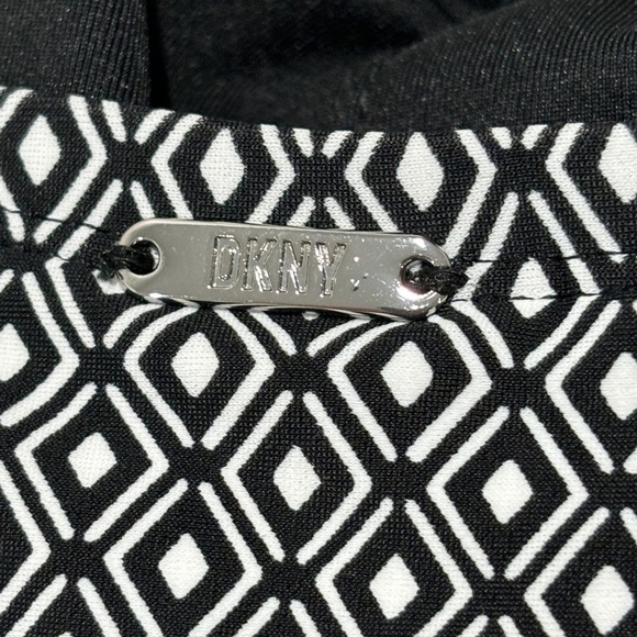 DKNY Bandeau Maillot One Piece Swimsuit Black & White Geometric Print size large - Picture 6 of 15